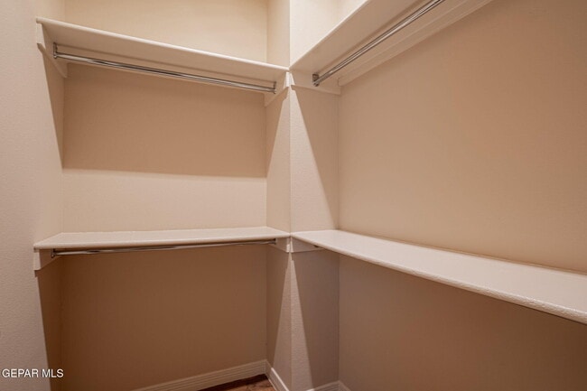 Building Photo - 7321 Mission Viejo Dr