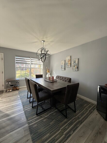 Building Photo - 334 Bowler Ct