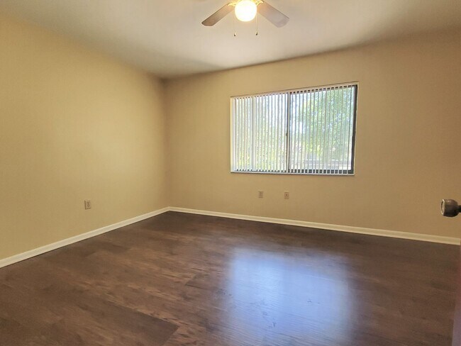 Building Photo - 2635 SW 35th Pl