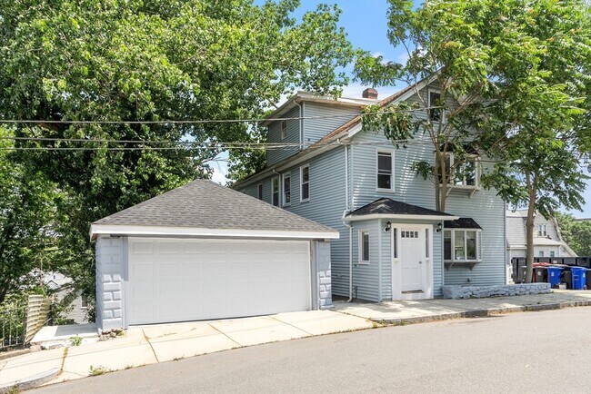 Primary Photo - 15 Mt Washington Ave