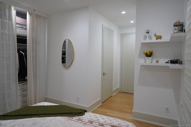 Building Photo - 9 Grey Fox Lane