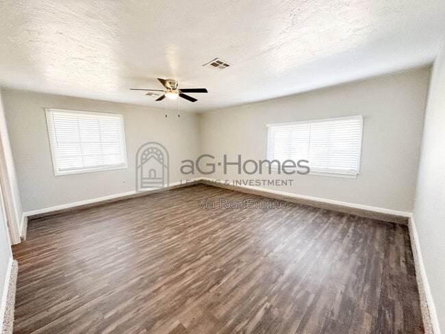 Building Photo - 1508 NE 44th St