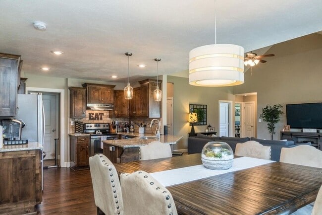 Building Photo - COMING SOON! Battlefield Area, Republic Public Schools