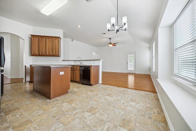Building Photo - 1314 Rainbow Parke Dr