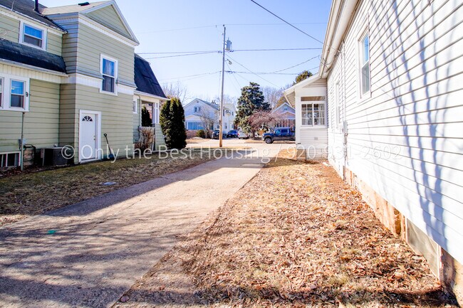 Building Photo - 728 Franklin St