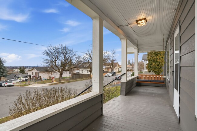 Building Photo - Spacious 3 Bedroom 1 Bath home in the Perry District!