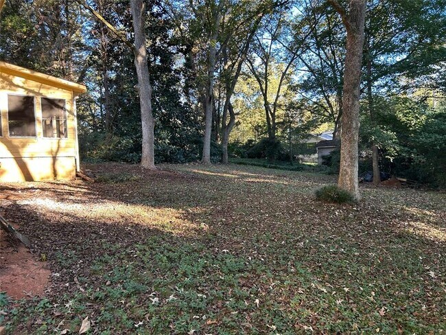 Building Photo - 1530 Oleander Dr SW