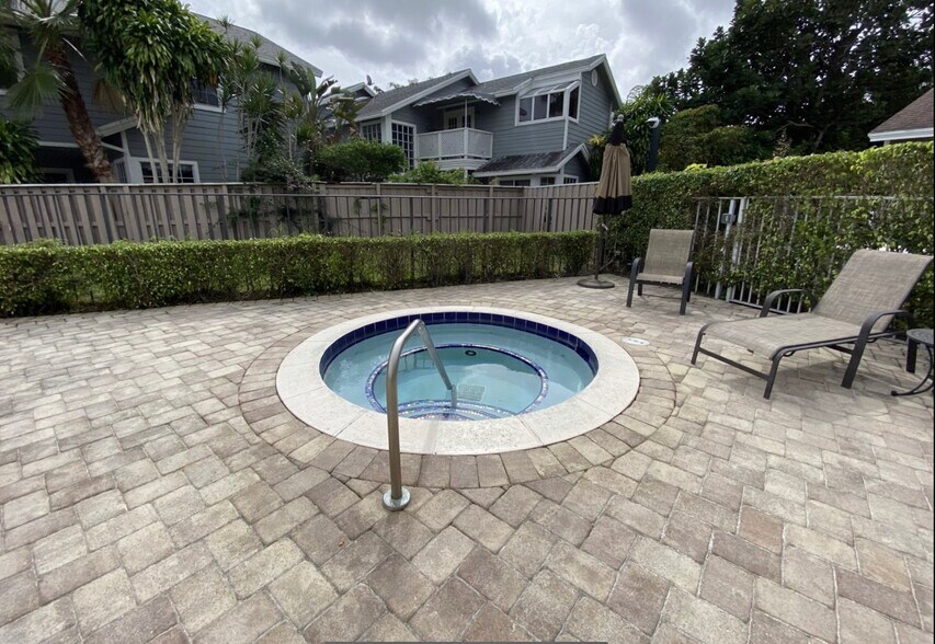 Building Photo - 5286 Sapphire Vly