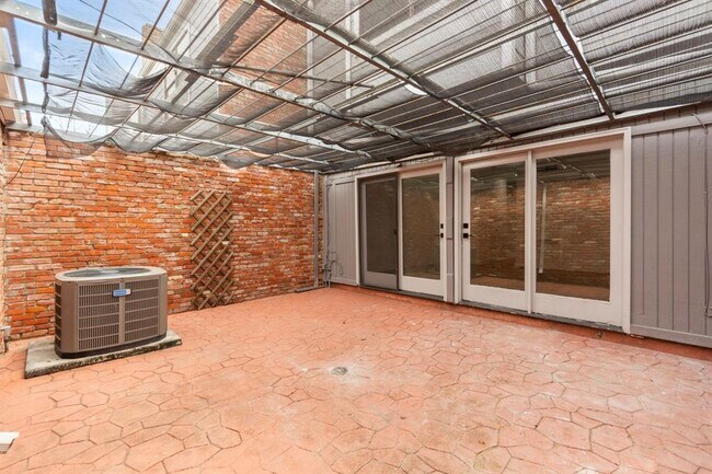 Building Photo - 7921 Knight Rd