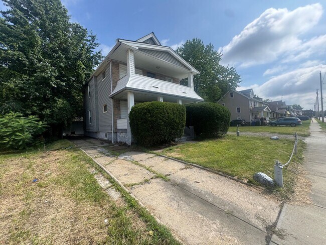 Building Photo - 11313 Continental Ave