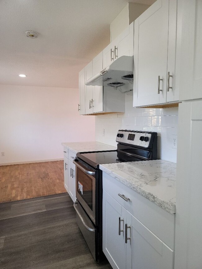 Building Photo - Remodeled 3 bed/2 bath in High Point/West ...