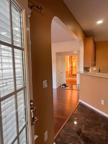 Building Photo - 4700 Porchaven Ln