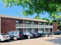 Building Photo - 1810 W Twin Springs St