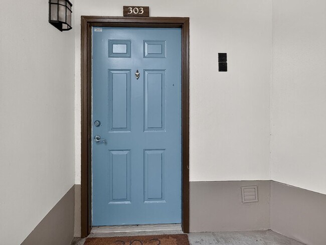 Building Photo - 10150 Belle Rive Blvd
