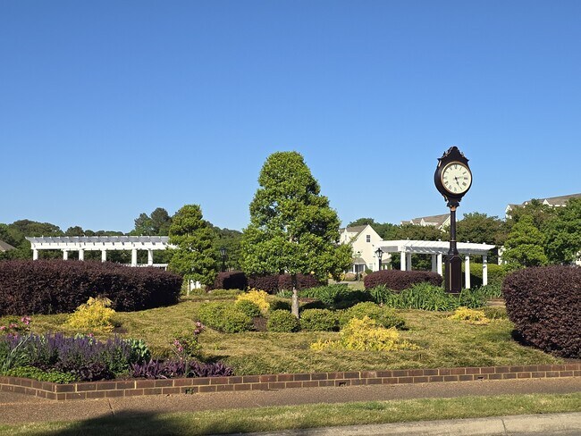 Building Photo - 1129 Flower St