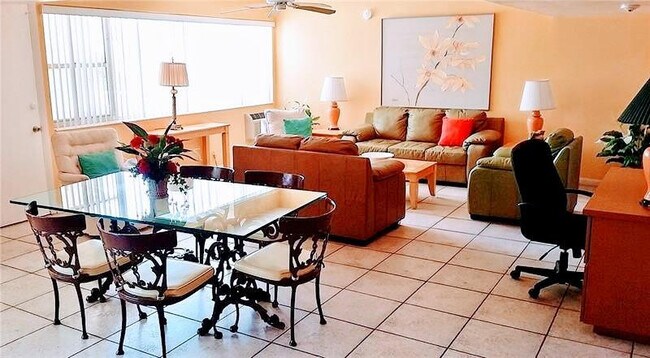 Building Photo - 625 Antioch Ave