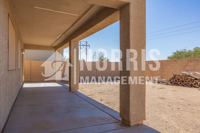 Building Photo - Large Beautiful Home in Coolidge w/ SOLAR
