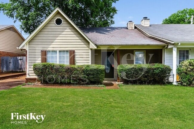 Primary Photo - 5582 Oak Branch Cir N
