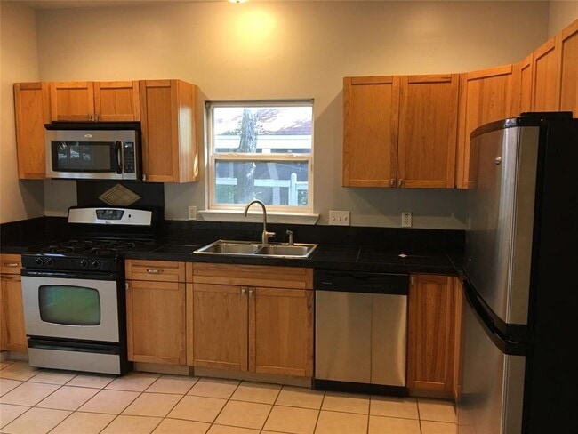 Building Photo - 4802 Clarkson Ave