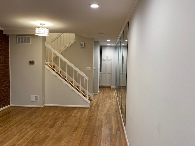 Main Floor - 1085 Paper Mill Ct NW