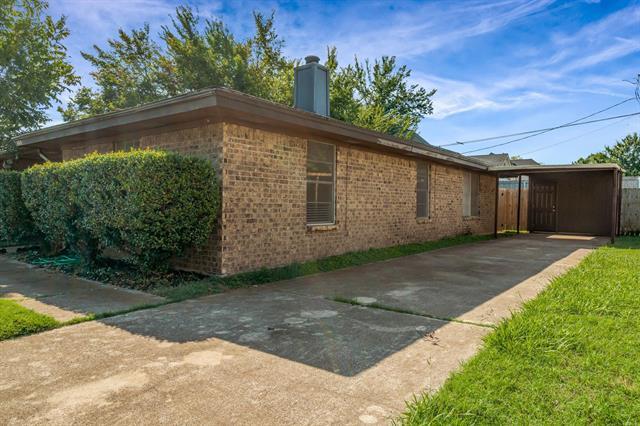 Building Photo - 808 Windcrest Dr