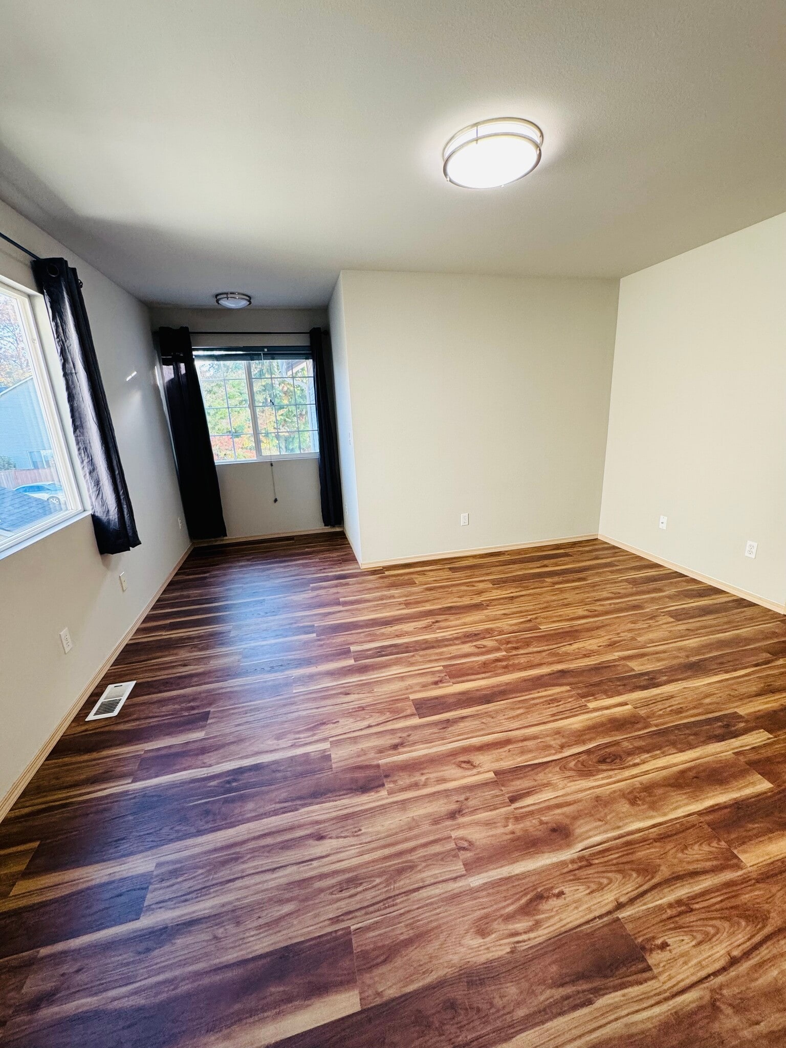 Master bedroom - 5603 136th St SE
