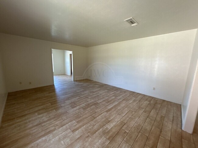 Building Photo - 2401 Mather Dr