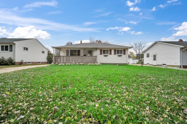 Building Photo - 30030 Vineyard Rd