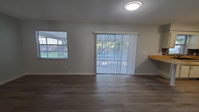 Building Photo - Charming 4-Bed, 2-Bath Home with Pool in Seffner, FL 33584