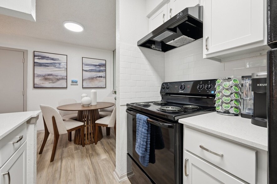 Building Photo - 9024 Northgate Blvd