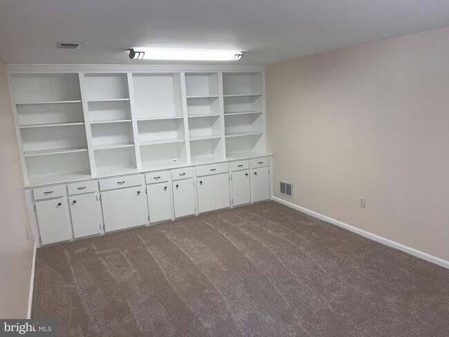 Building Photo - 24 Marwood Ct