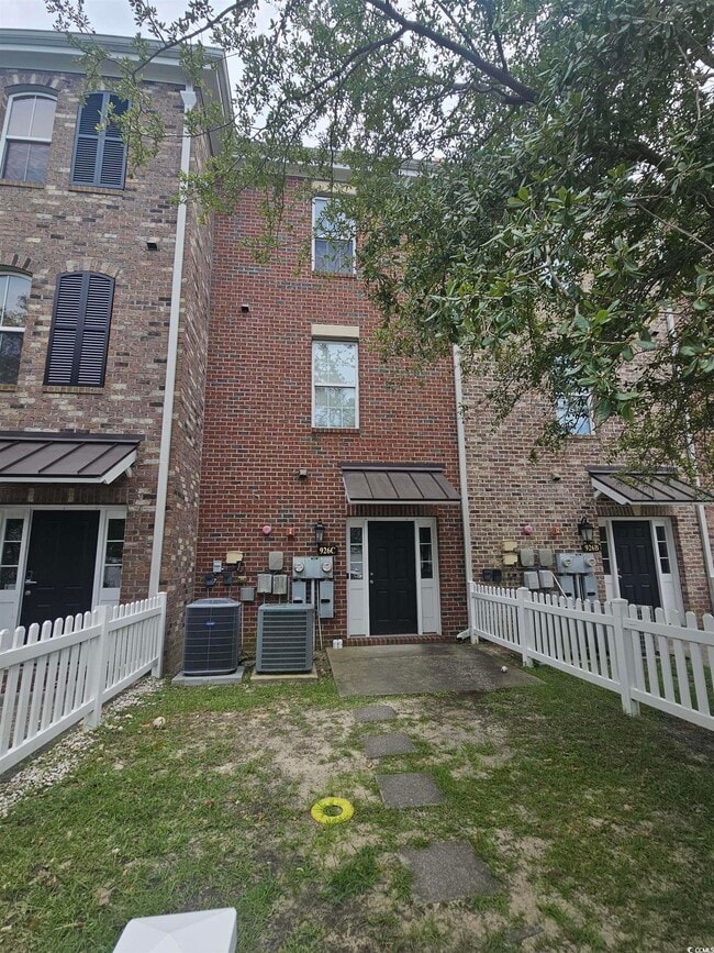 Building Photo - 926 Price Ln