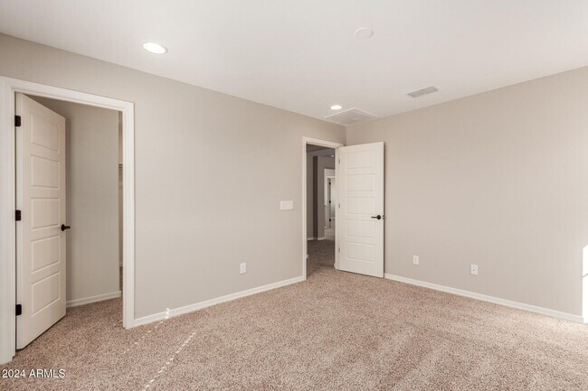 Building Photo - 8854 W Palo Verde Dr