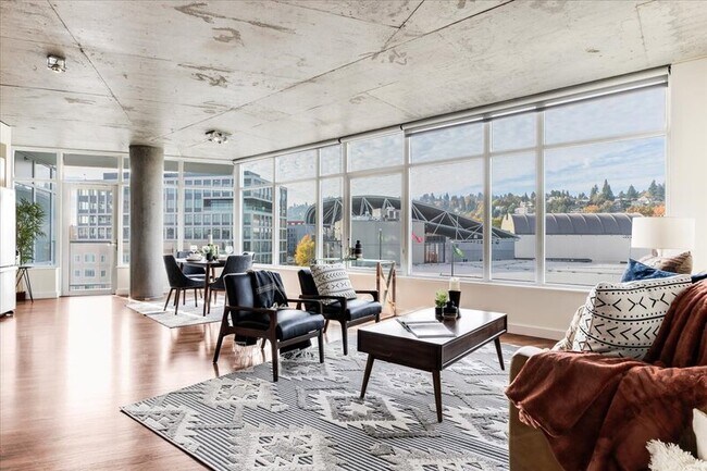 Building Photo - 1926 W Burnside St