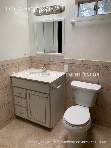 Building Photo - 1326 W Hadley St