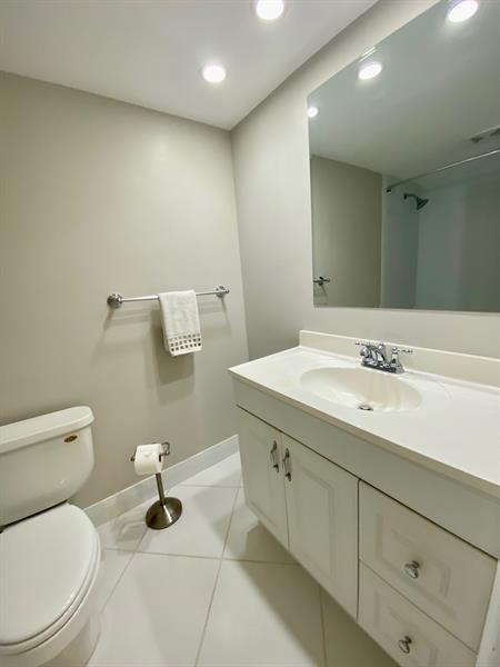 Building Photo - 3051 N Course Dr