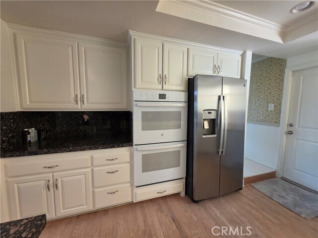 Building Photo - 1568 Ridge St