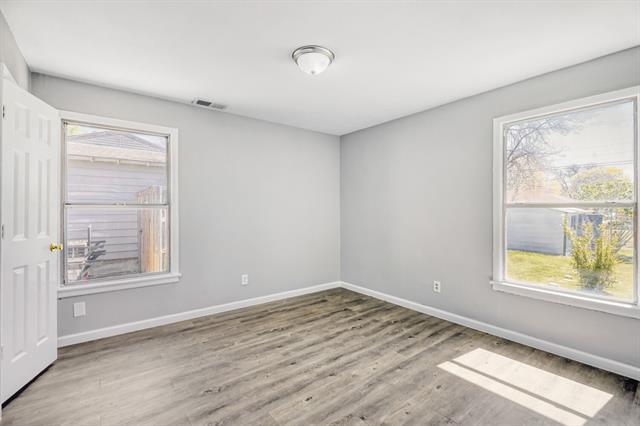 Building Photo - 904 21st St