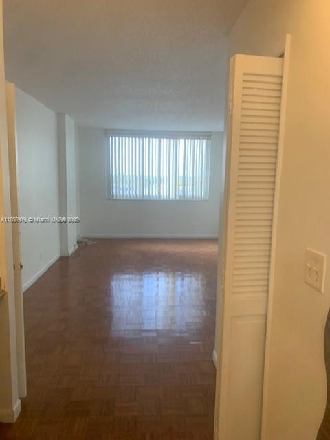 Building Photo - 4200 Hillcrest Dr