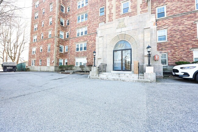 Building Photo - 195 Thomas Burgin Pkwy