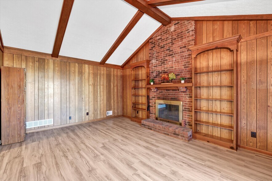 Building Photo - 10312 Going Ct