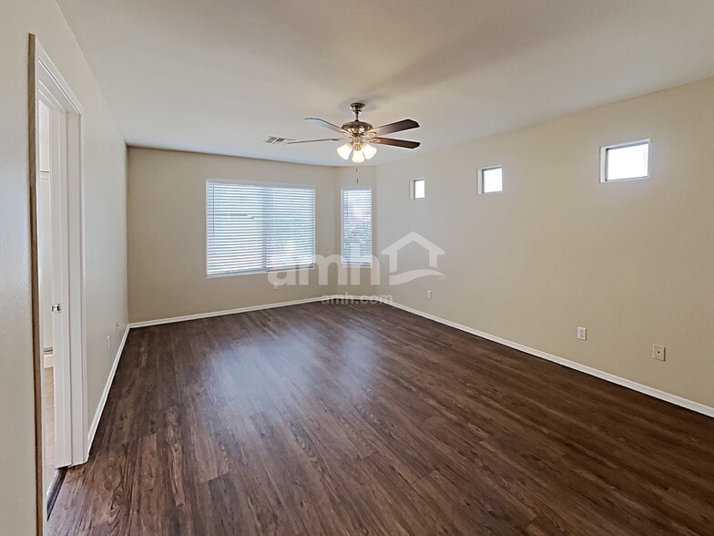 Building Photo - 3614 W Vineyard Rd