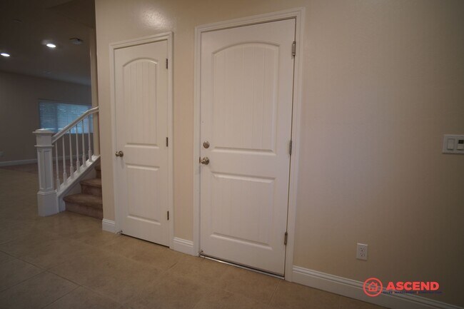 Building Photo - Remarkable 4 Bedroom Home With Office!