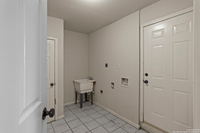 Building Photo - 107 Sabyan Dr