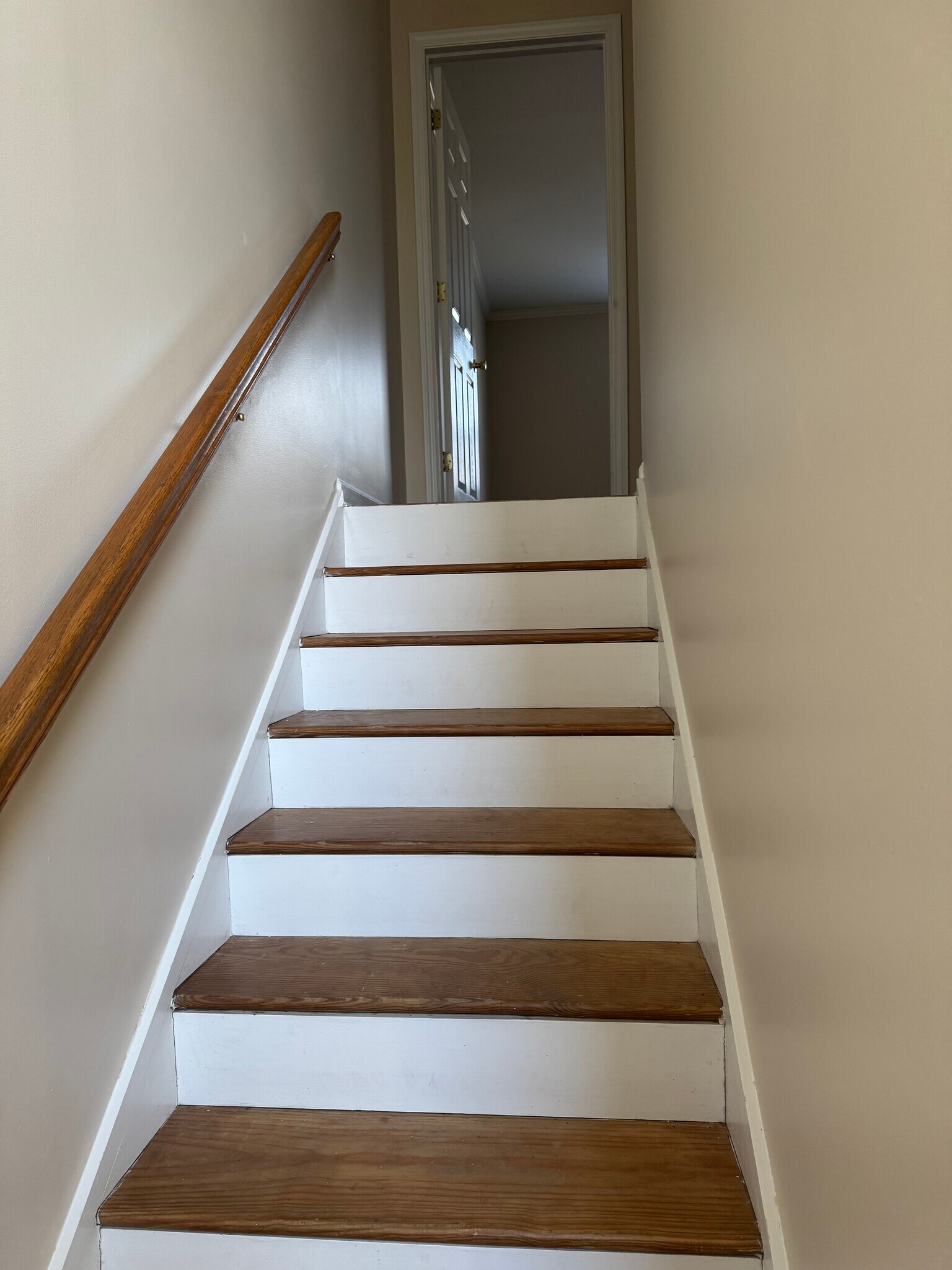 Building Photo - 566 Green St