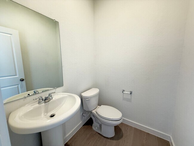 Building Photo - Brand New Lennar Home | 4 Bed | 3.5 Bath |...