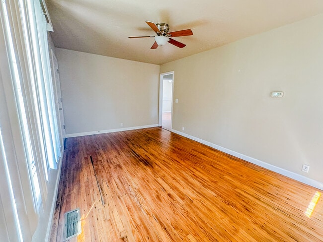 Building Photo - 1730 W Center St