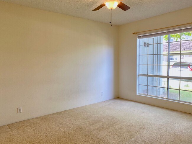 Building Photo - Beautiful 2-bedroom, 1-bath townhouse with 1 assigned parking stall located in a quiet