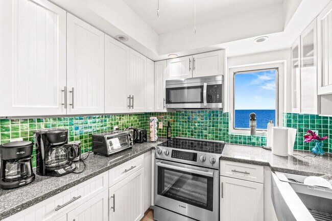 Building Photo - 4511 S Ocean Blvd