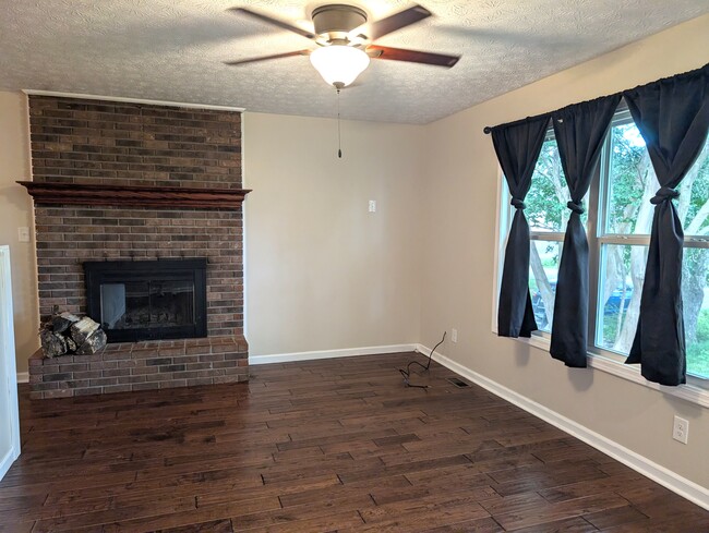 Building Photo - 10609 Sprawls Point